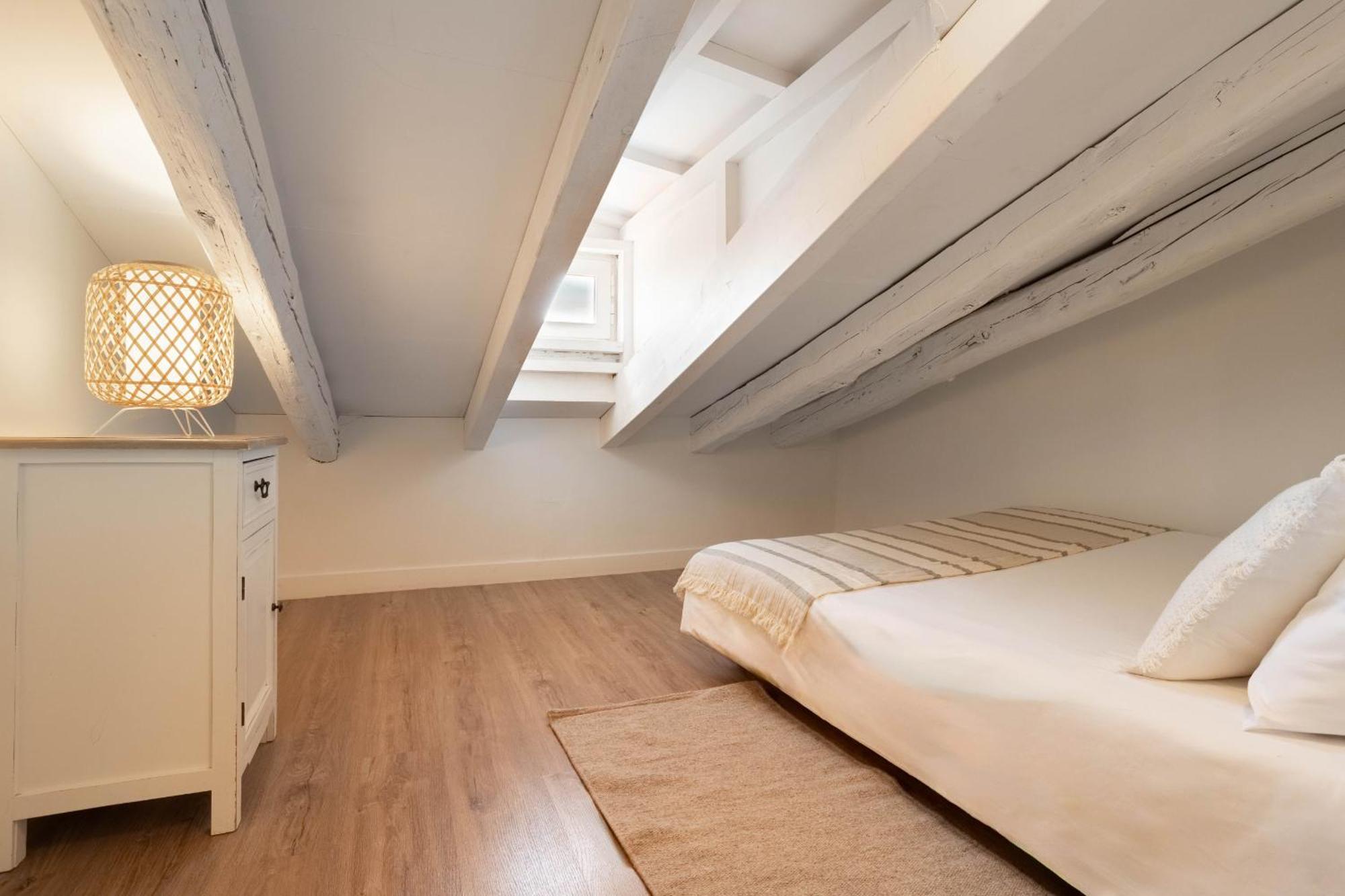 Apartamento Plaza Mayor Attic En Madrid Exterior foto